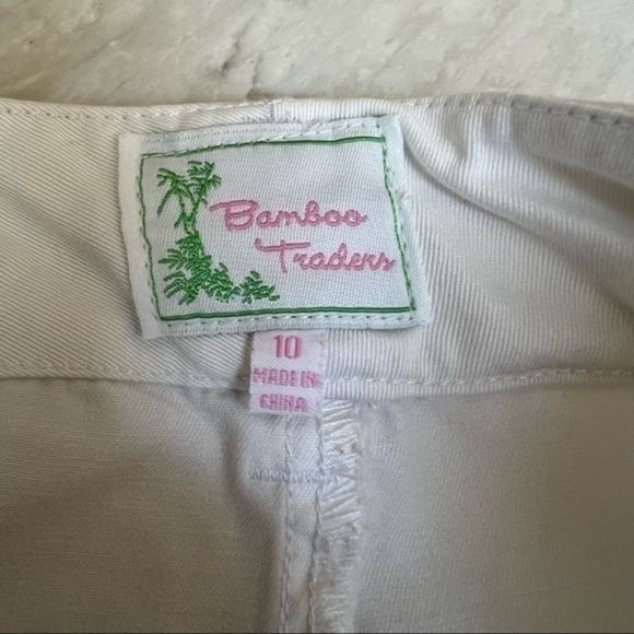 Bamboo Traders white cotton bermuda shorts with embroidered flip flops size 10 - Picture 6 of 7